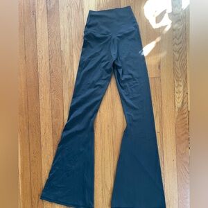 OFFLINE By Aerie Real Me High Waisted Crossover Flare Legging XS short grey